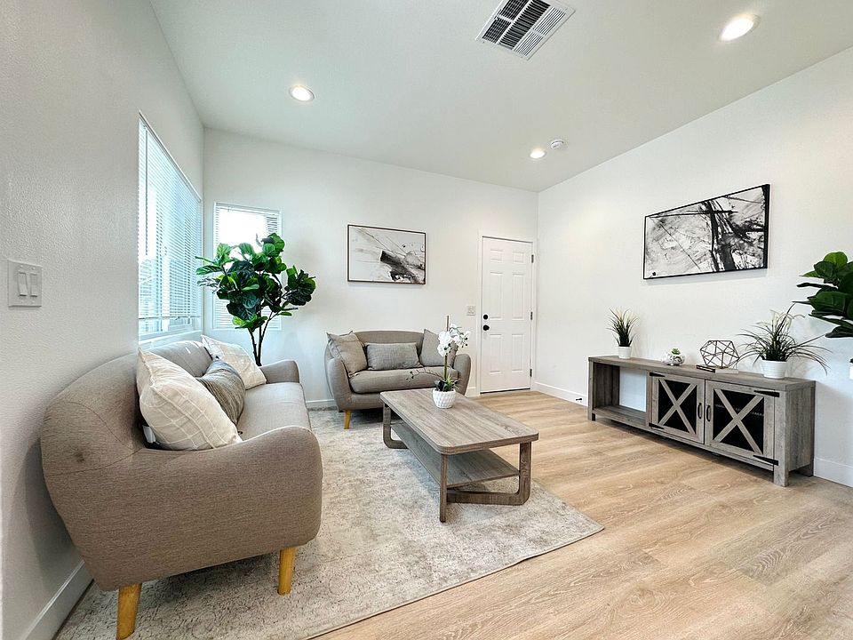 1st image of 8894 Gleneagles Cir