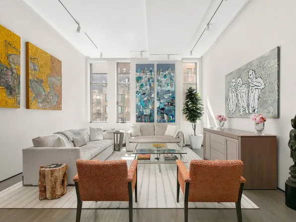 252 7th Avenue image 1 of 11