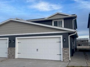 9616 W Tunis Dr, Sioux Falls, SD 57106