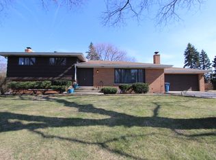 6321 Tamiami Dr, Downers Grove, IL 60516