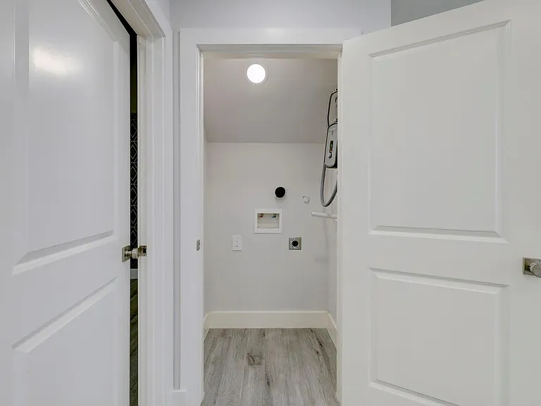 2403 Cleburne St #3 — Photo 13