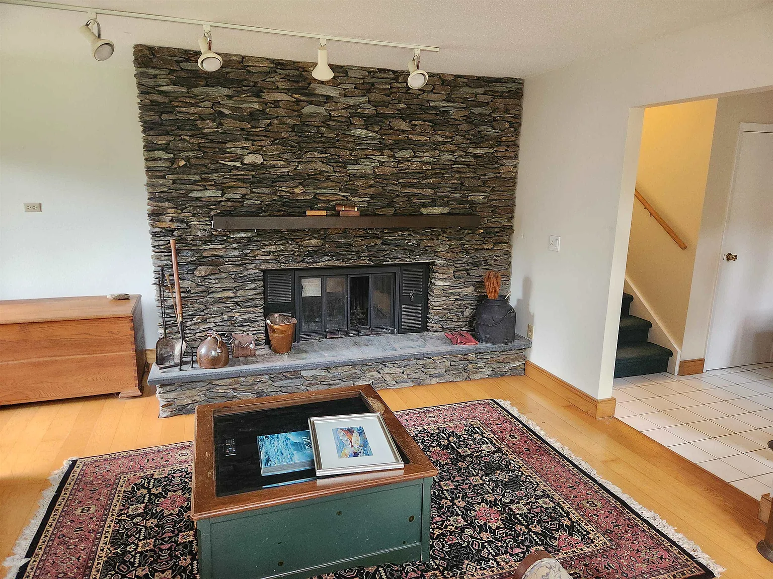 3 bed, 2.5 bath, 3000 sqft, $4,500 — Photo 3