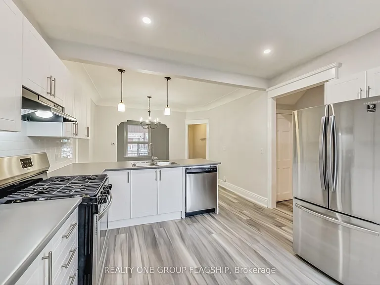 16 Huntley St — Photo 16