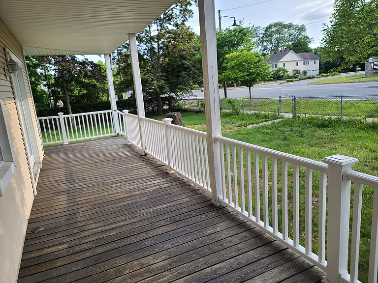 Main St — Photo 9