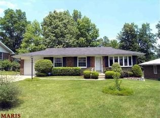 1215 Forest Home Dr, Saint Louis, MO