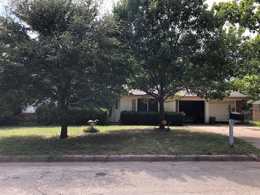 1st image of 1702 SE 23rd Ave