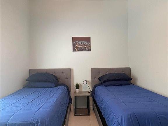 4th image of 3017 S K Center St #C
