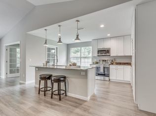 12535 Gentle Knoll Dr E, Jacksonville, FL 32258