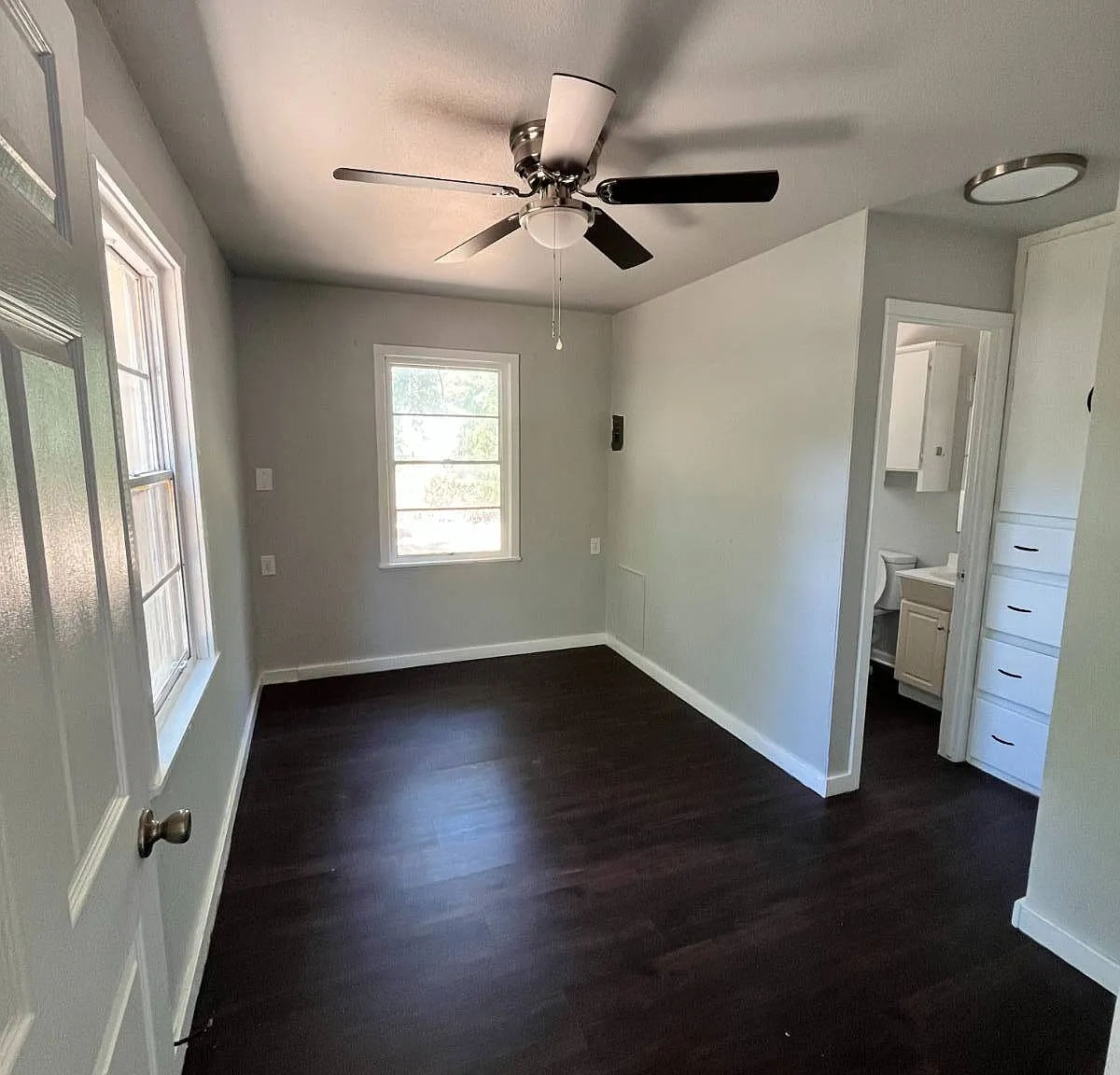 1 bed, 1.0 bath, 448 sqft, $800 — Photo 2
