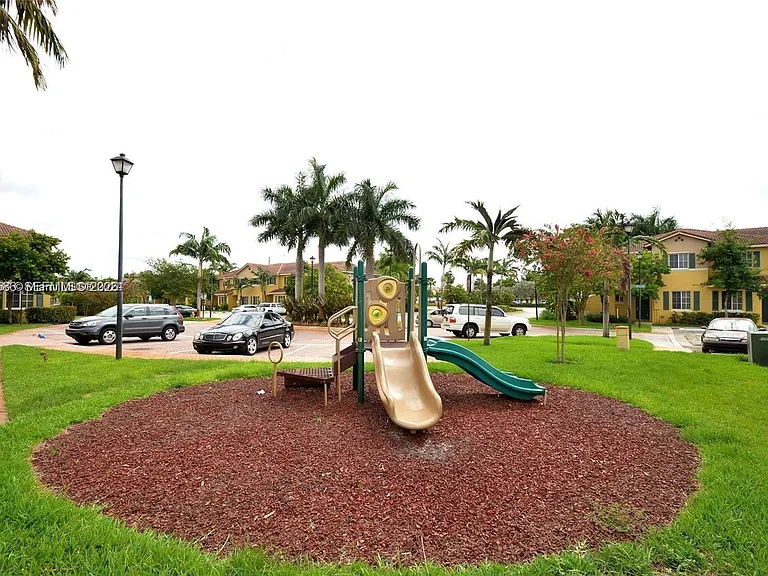 6055 SW 19th Ct #6055 — Photo 17