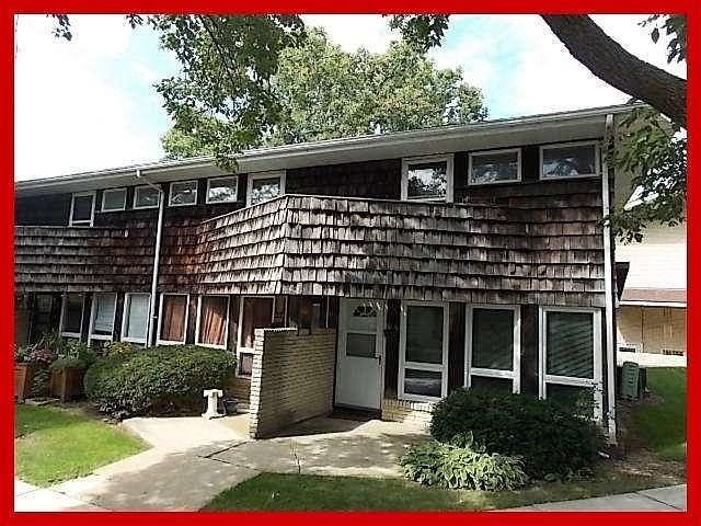 1st image of 28 S Lakewood Gardens Ln