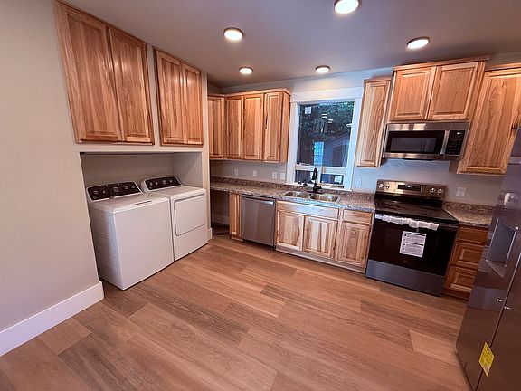 4th image of 612 NW 29th St #A