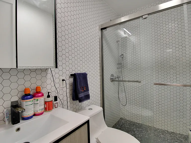 1185 Dean St #2R — Photo 4