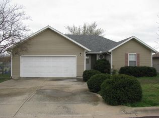 211 Penzance St, Monett, MO 65708