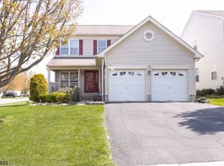 361 Hamilton Dr, Stewartsville, NJ