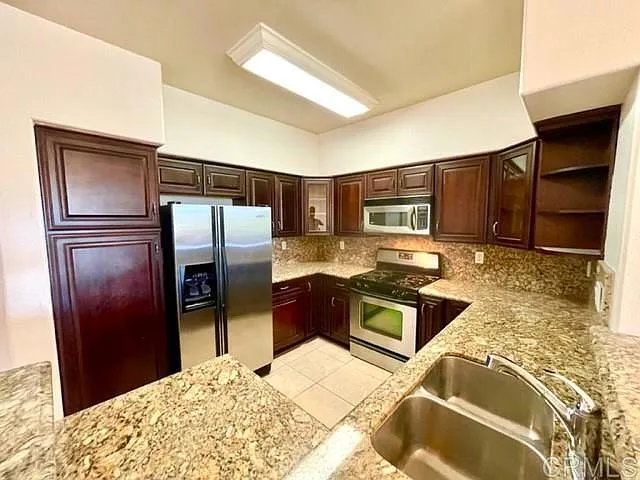 2 bed, 1276 sqft, $3,900 — Photo 4