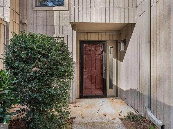 6215 Willow Run Rd, Peachtree Corners, GA 30092