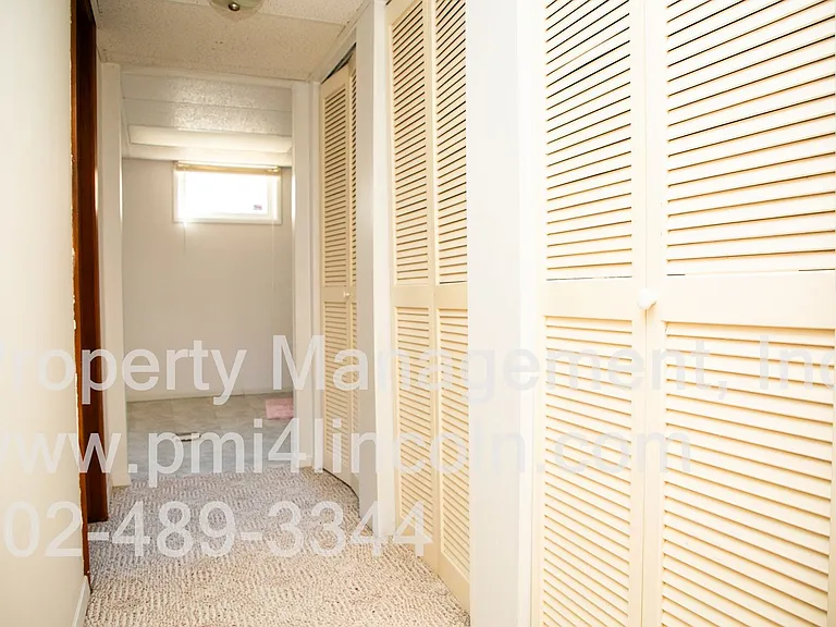 8030 N Hazelwood Dr — Photo 36