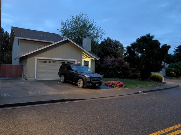 152 Presidential Cir, Healdsburg, CA 95448