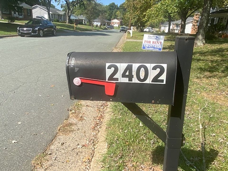 1st image of 2402 Phoenix Dr