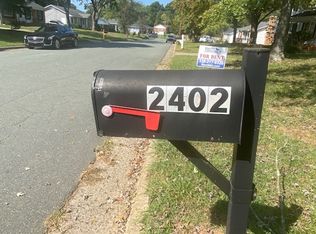 2402 Phoenix Dr, Greensboro, NC 27406