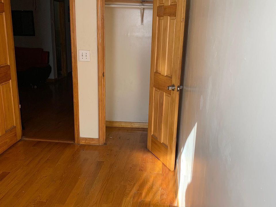 2nd image of 1256 Manor Ave