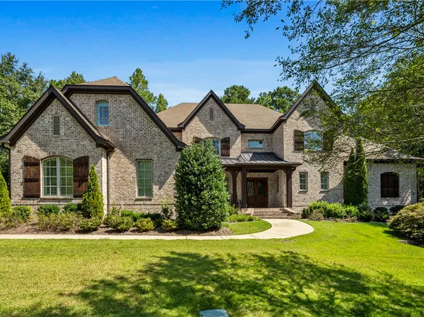 1821 Altamont Ct, Auburn, AL 36830