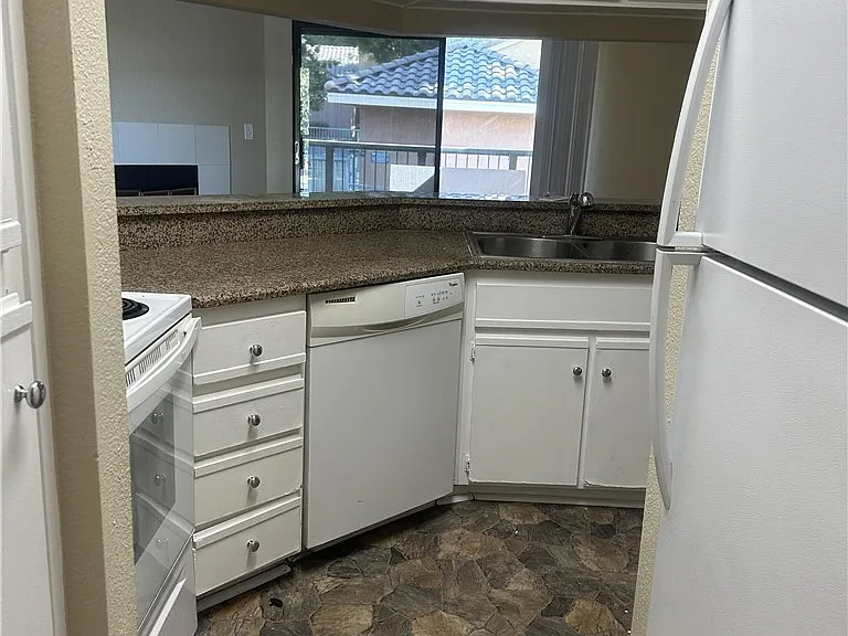 10655 Lemon Ave #1204 — Photo 10