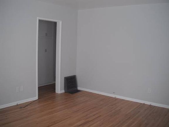 2nd image of 617 N Orchard Dr