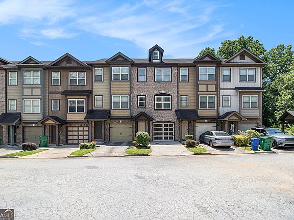 2nd image of 2809 Hillside Way