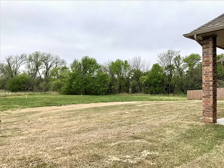 1540 Savannah Cir — Photo 26