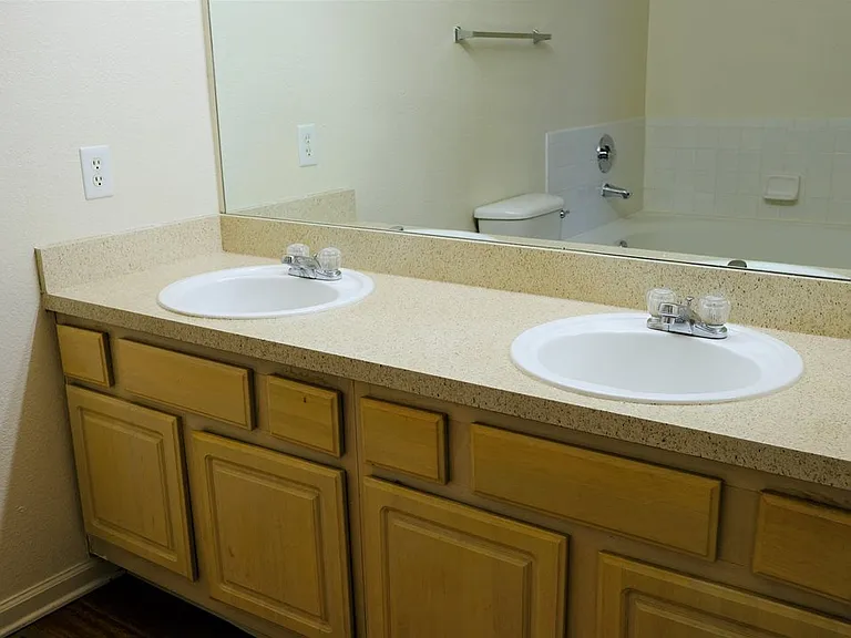 Ivy Hill Townhomes — Photo 16