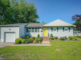 144 Castle Heights Ave, Pennsville, NJ 08070