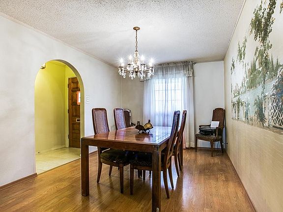 5th image of 7266 Laurie Dr