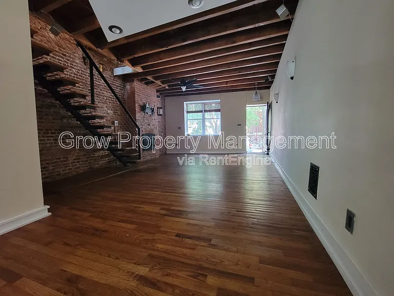1019 S 10th St — Photo 7