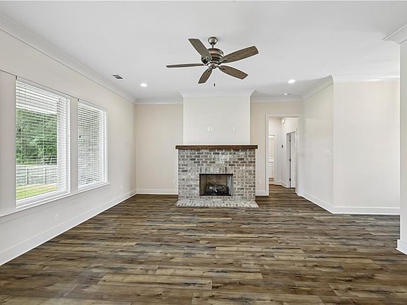 2nd image of 200 Hidden Creek Blvd