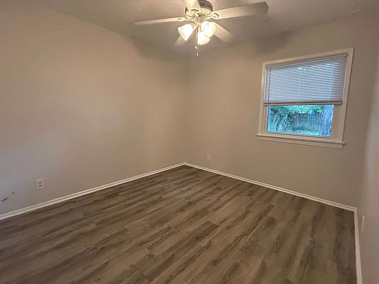516 Hillview Blvd — Photo 14