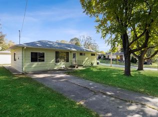 2011 68th St, Windsor Heights, IA 50324
