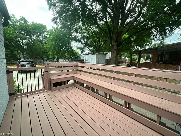 1712 N Mebane St — Photo 27