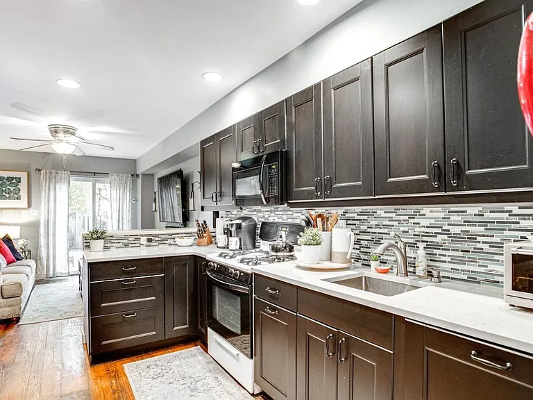 736 McHenry St — Photo 20