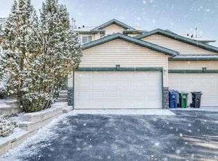 122 SW Bow Ridge Cres #8, Cochrane, AB T4C 1V9