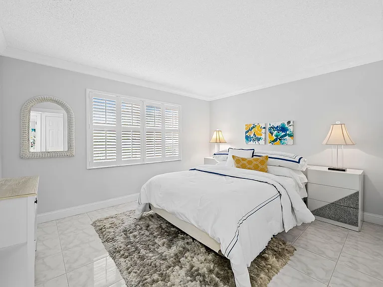 170 SE 5th Ave #103 — Photo 11