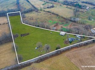 1664 Peacock Rd, Paris, KY 40361