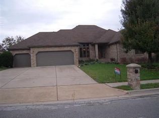 810 W Jackson Ave, Nixa, MO 65714
