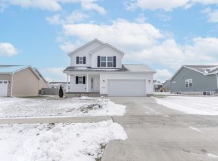 2702 Arbor Ridge Rd, Cedar Falls, IA 50613