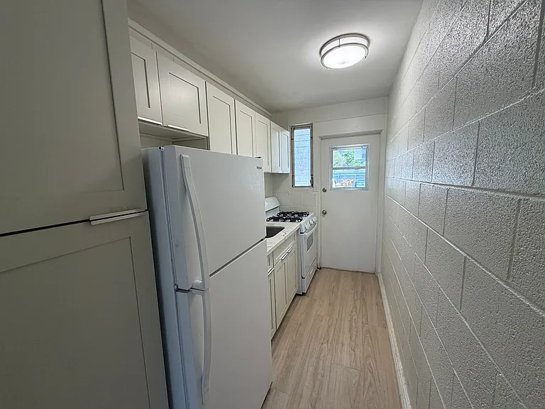 1148 Wilder Ave — Photo 12