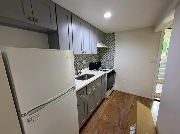 35-15 Ditmars Blvd #1, Astoria, NY 11105
