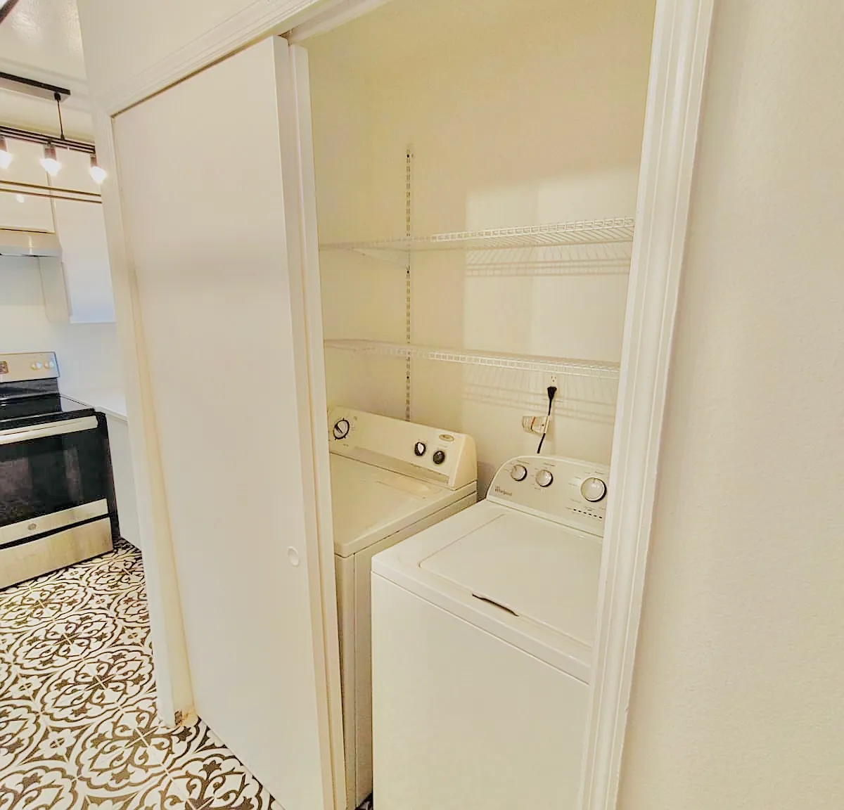 4124 Pershing Pointe Pl — Photo 4