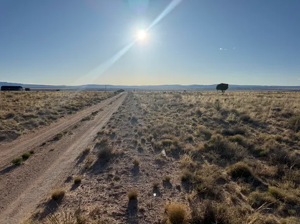 504 & 505 Twining Ln, Belen, NM 87002