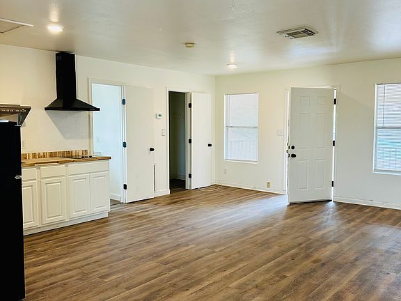 4th image of 1041 Whitaker Dr #2